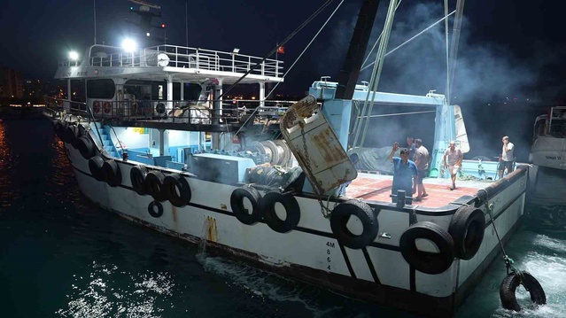 Mersin'de 409 balıkçı 'Vira Bismillah' diyerek denize açıldı