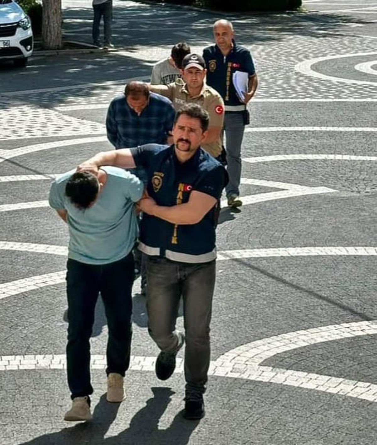 Akşehir\'de araçta 5 bin 700 kullanımlık kağıt bonzai ele geçirildi, 1 şüpheli tutuklandı