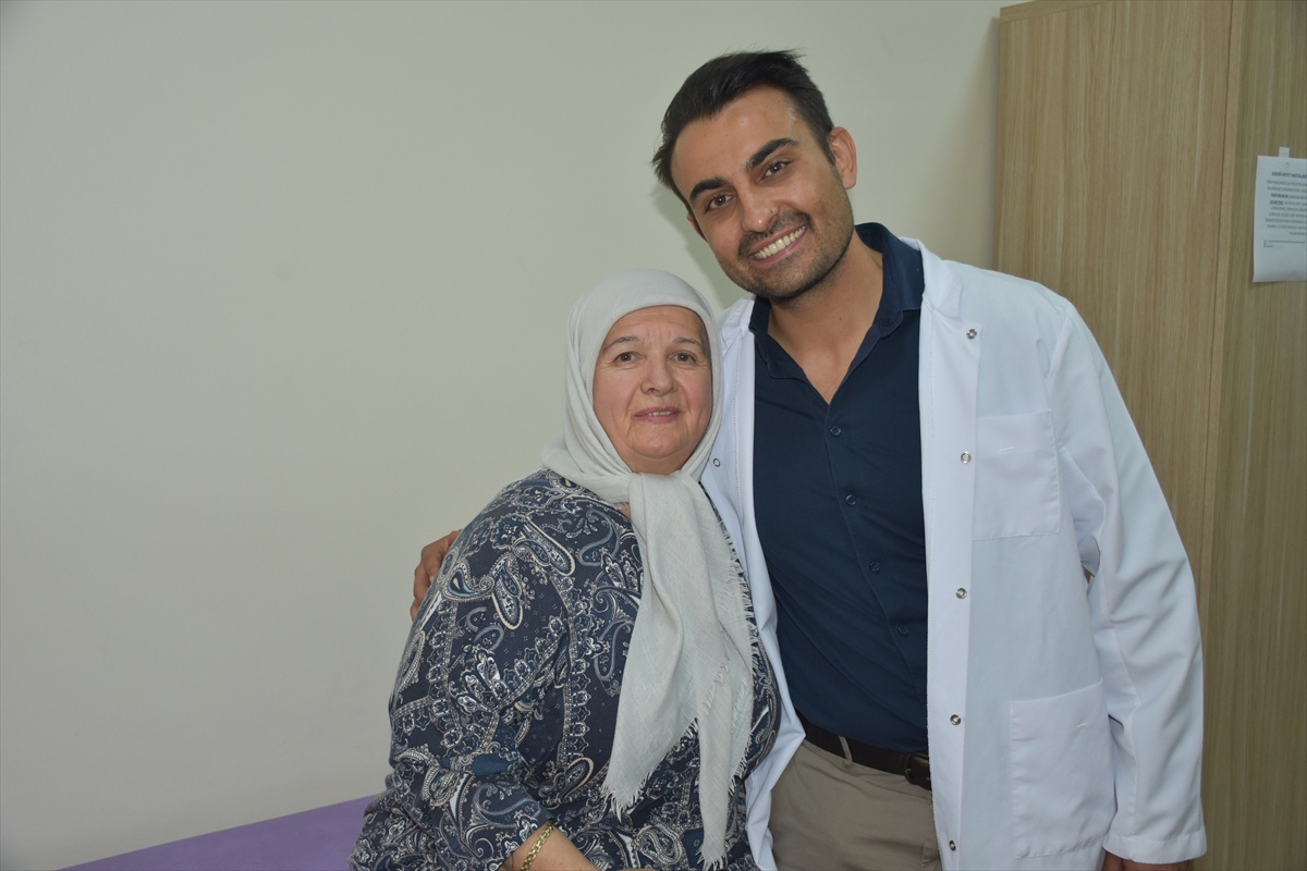 15 yıllık bel ağrısı 2 saatlik kapalı ameliyatla son buldu