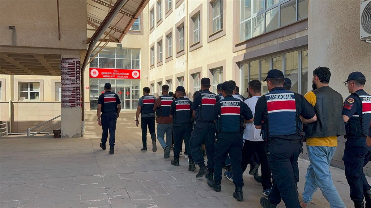 Ankara Şereflikoçhisar'da uyuşturucu operasyonunda 17 şüpheli gözaltına alındı