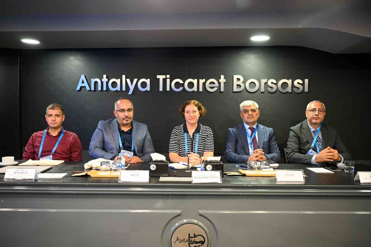 Antalya\'da su zirvesi öncesi kentsel ve sanayi su yönetimi toplantısı yapıldı