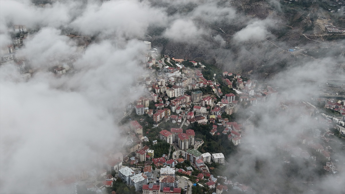 Artvin\'de etkili olan sis Atatepe\'de havadan görüntülendi