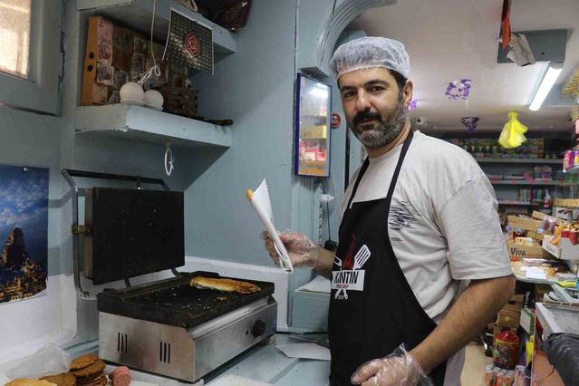 Sivas'ta 'Askıda Tost' 3'üncü yılında 25 öğrenciye destek olacak