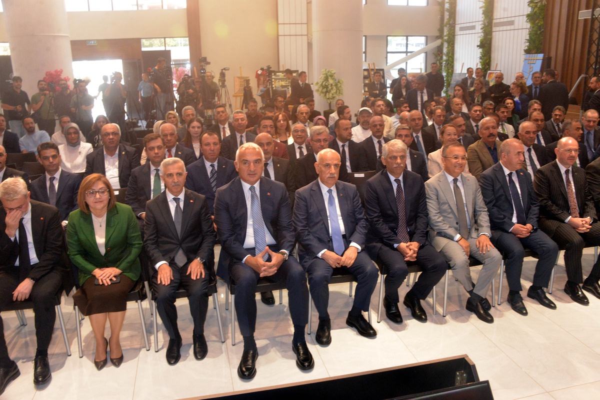 Bakan Ersoy: Deprem bölgesindeki toplam yatırımımız 34 milyar liraya ulaşacak