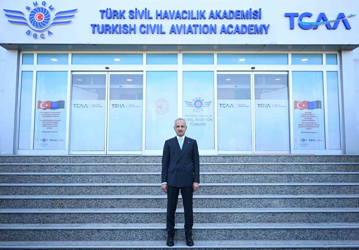 Uraloğlu, 2030 için SAF ile karbondioksit emisyonunu yüzde 5 azaltma hedefi koydu
