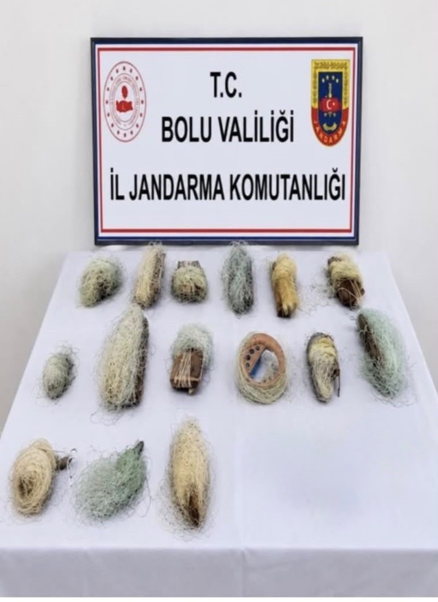 Bolu Dörtdivan'da göletteki denetimde 22,5 metrelik kaçak ağ ele geçirildi