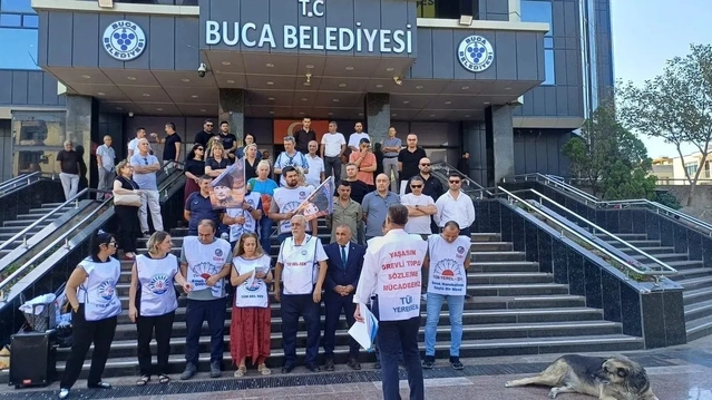 Buca Belediyesi'nde 300 memur 4 aydır ödenmeyen SDT için oturma eyleminde