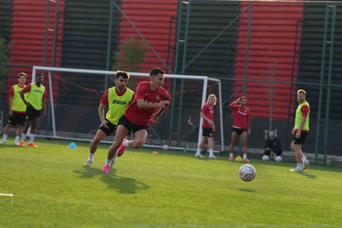 Çorum FK, Alanyaspor maçı için Uğur Uçar yönetiminde taktik çalıştı