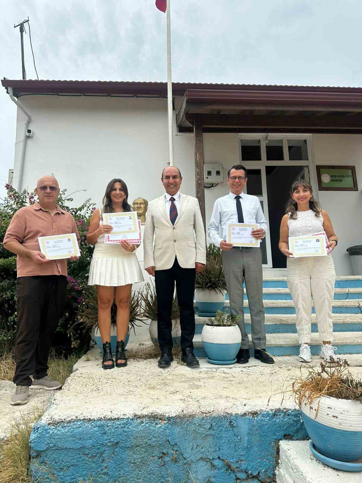 Datça\'da eğitim çalışmalarına katkı sağlayan personele başarı ve teşekkür belgesi verildi