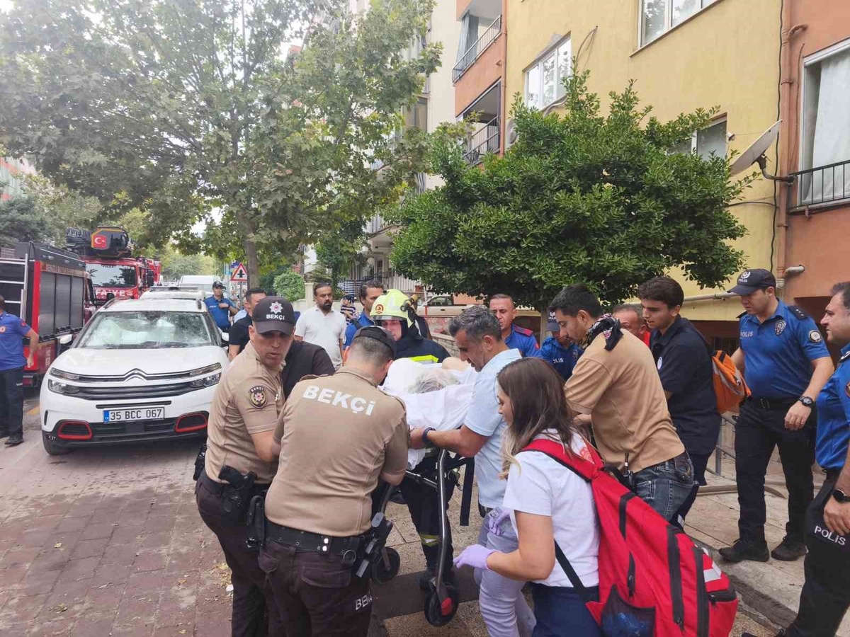 Denizli Merkezefendi'de apartman yangınında 1'i yatalak 2 kişi hastanelik oldu