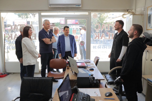 Edirne Belediye Başkanı Gencan, milletvekilleriyle sanayi esnafını ziyaret etti