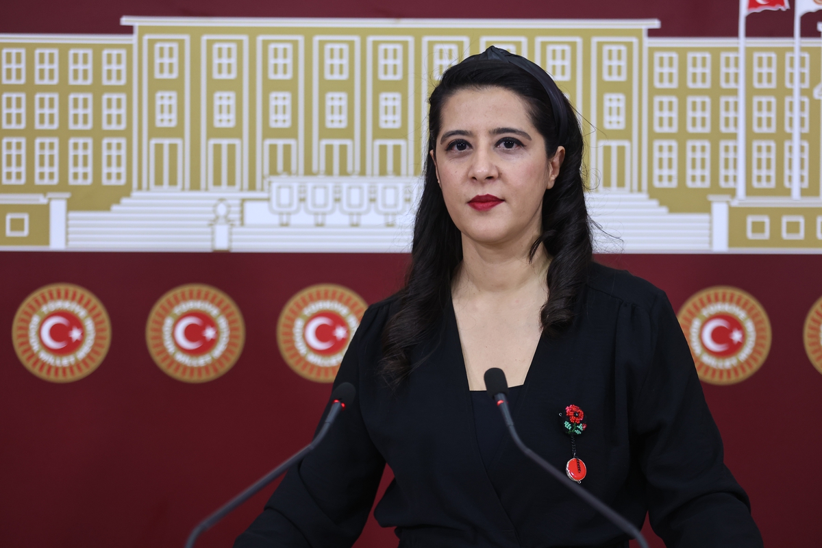 Karaca, Oğuzeli Devlet Hastanesi\'nin kapalı bölümlerini Meclis\'e taşıdı