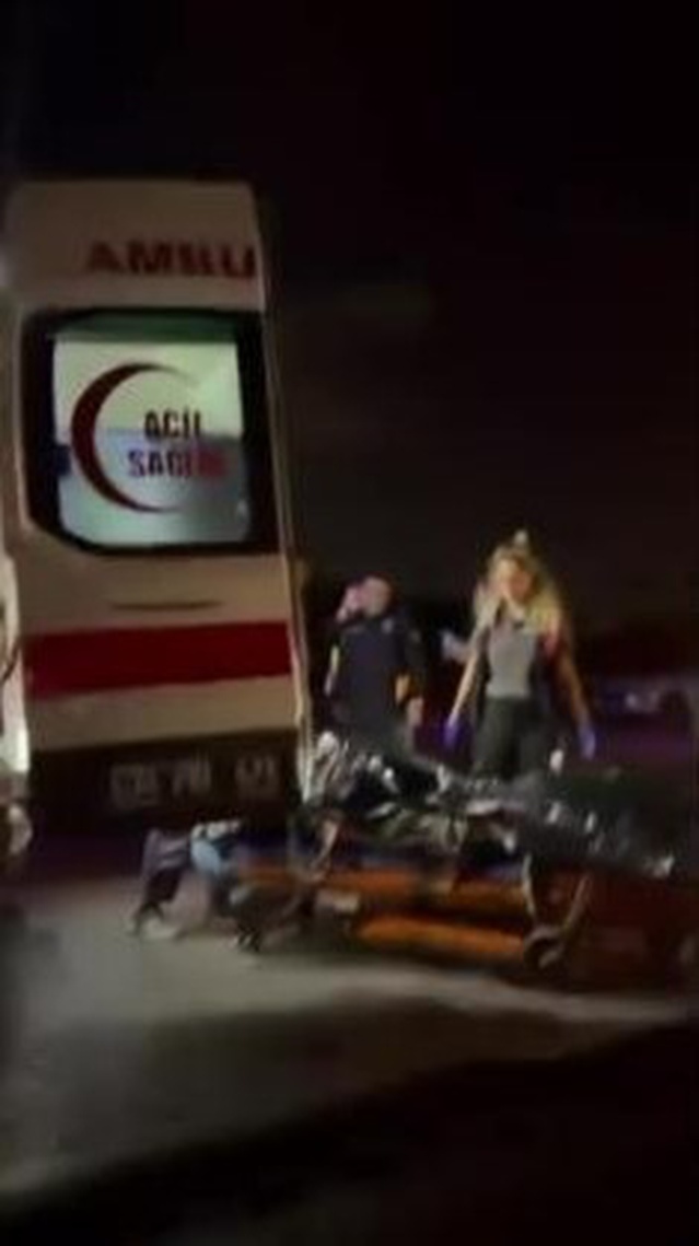 Esenyurt'ta yayalara çarpan otomobilde 1 kişi öldü, 1 kişi ağır yaralandı