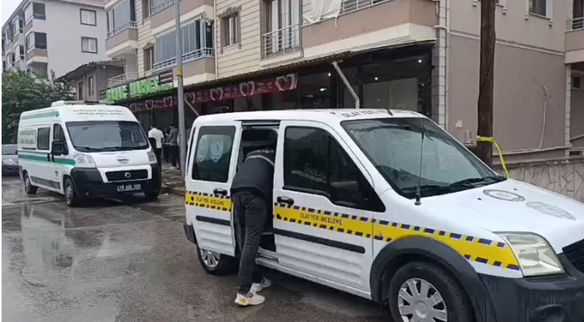 Çorum Osmancık\'ta İsmail Balcı, markette eşi Yasemin Balcı\'yı vurup intihar etti