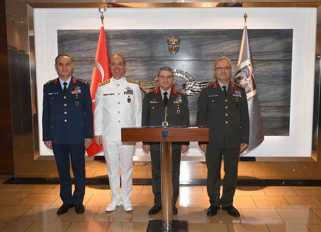 Genelkurmay Başkanı Bayraktaroğlu, Hava Kuvvetleri Komutanlığını ziyaret etti