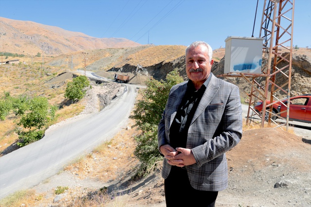 Hakkari Durankaya'da çöken yola 400 metrelik yeni güzergah açılıyor