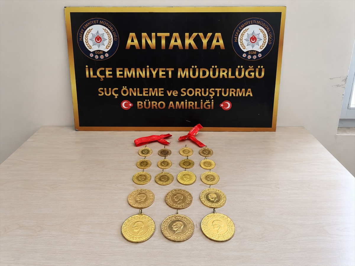 Antakya\'da düşürülen altınları alan şüpheli yakalandı, altınlar sahibine teslim edildi