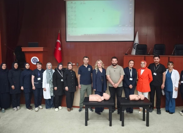 Atatürk Üniversitesi Hastanesinde temel ilkyardım eğitimi verildi