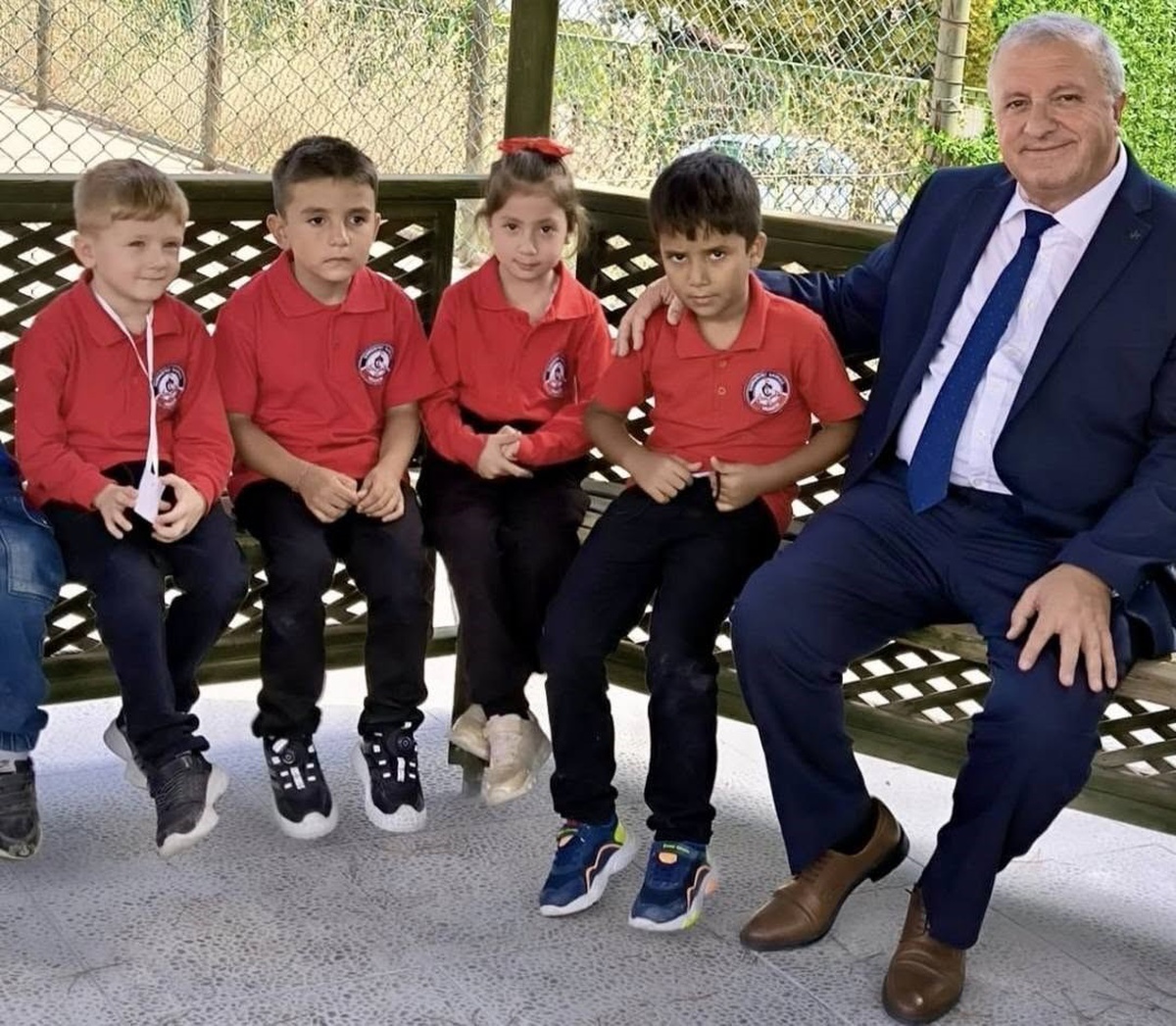 Hisarcık'ta protokol, ilkokul 1. sınıf öğrencilerini ziyaret etti