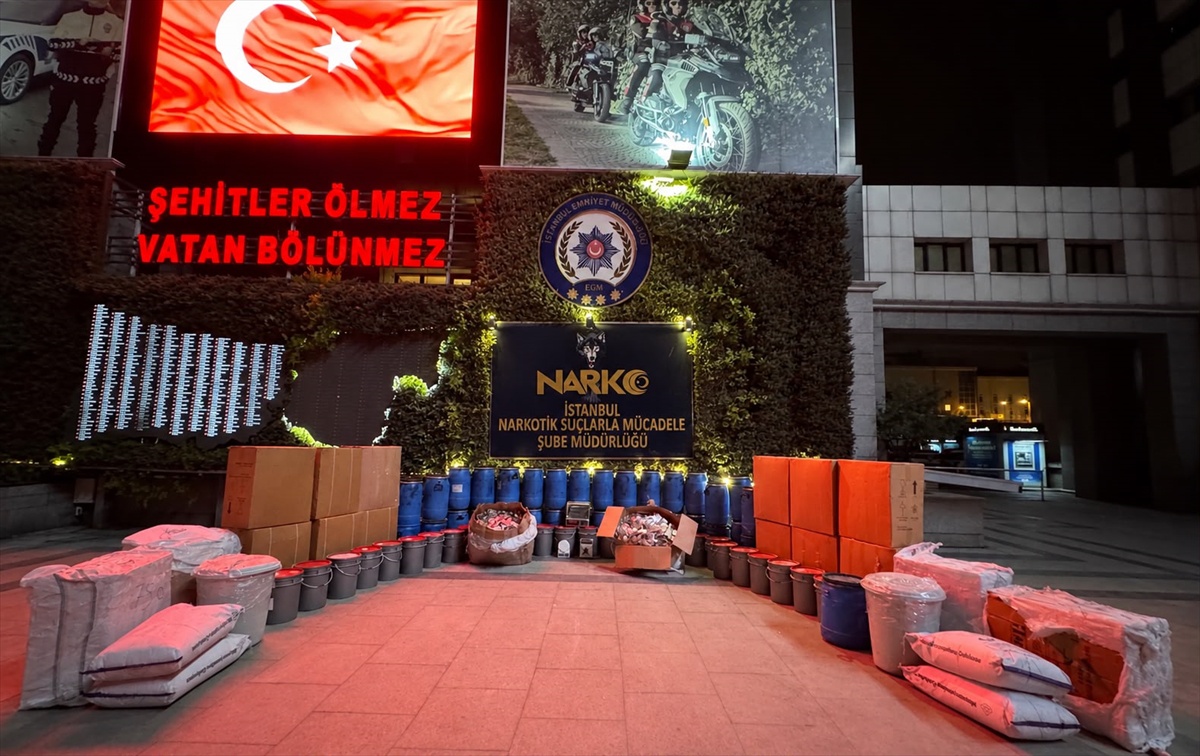 İstanbul Esenyurt'ta uyuşturucu operasyonu, 3,5 milyon hap üretecek ham madde ele geçti