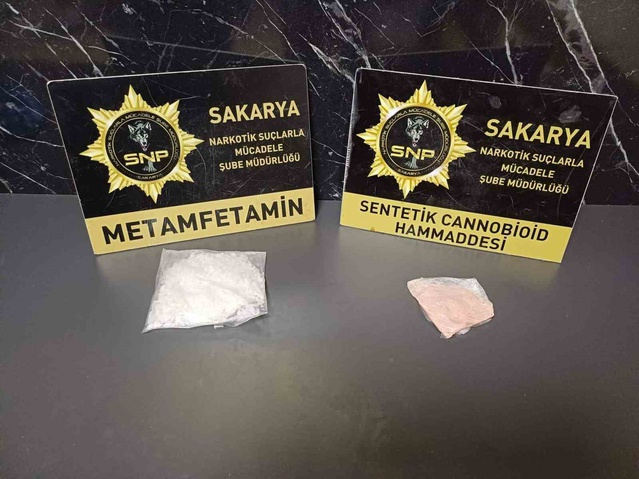 Sakarya'da 111 kilo bonzai hammaddesiyle yakalanan 2 şüpheliden 1'i tutuklandı