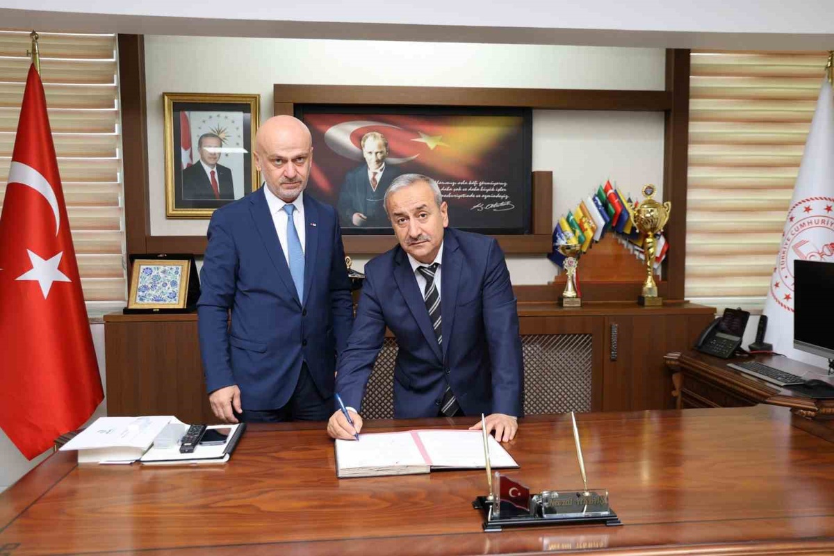 Karabük\'te okullarda iyilik bilinci için Kızılay ile protokol imzalandı
