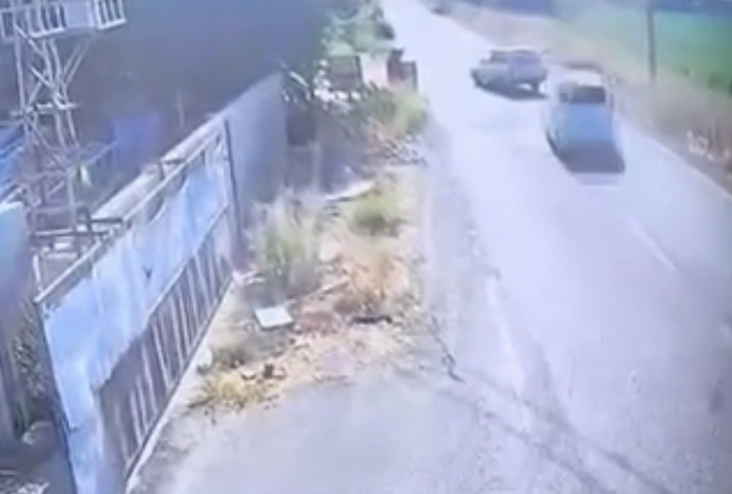 <a class='keyword-sd' href='/kahramanmaras/' title='Kahramanmaraş'>Kahramanmaraş</a>'ta iki otomobil çarpıştı, Avşar Köyü yolunda 4 kişi yaralandı