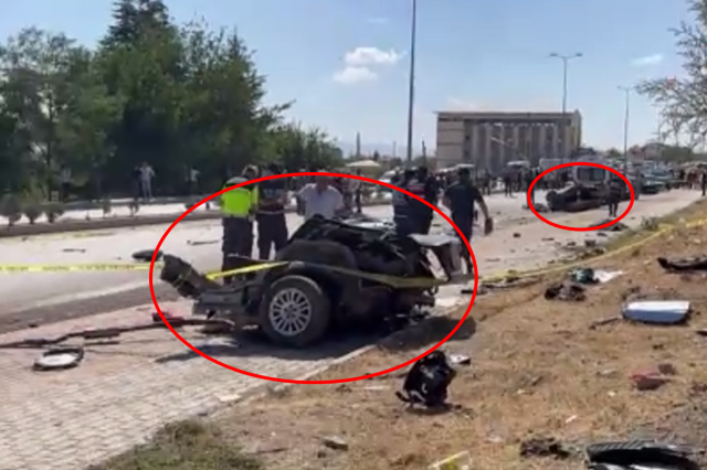 Kan donduran kaza! Otomobil ikiye bölündü, 2 ölü, 2 yaralı