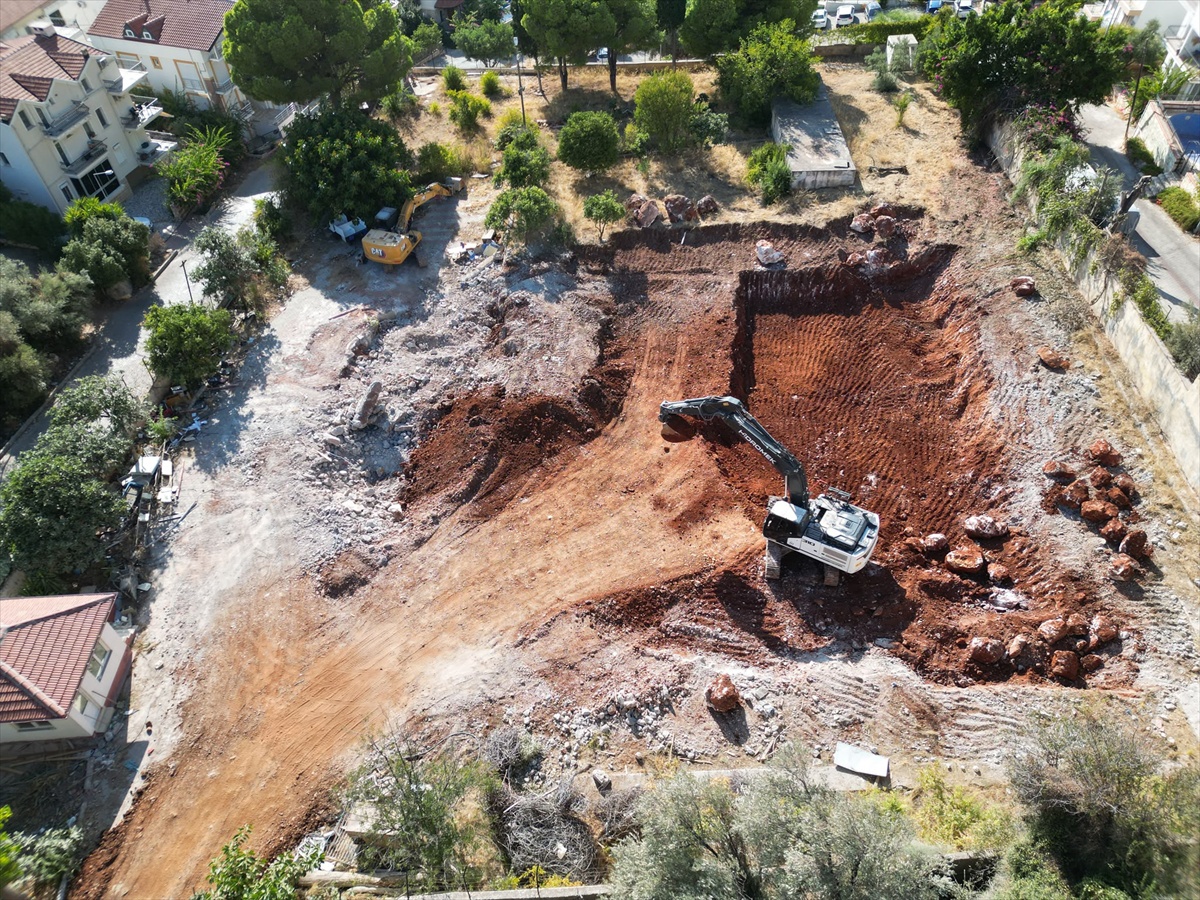 Kaş Cumhuriyet Başsavcısı Serttaş yeni adliye binası inşaatını inceledi