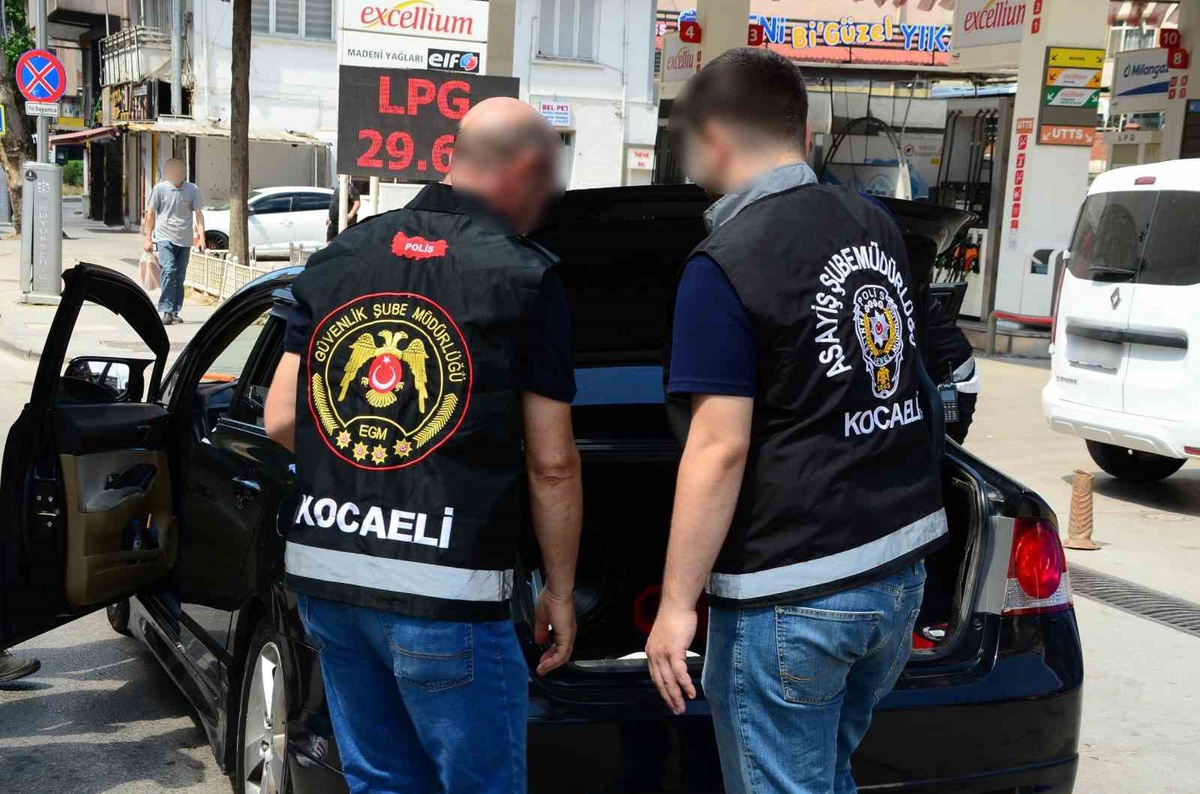 Kocaeli genelinde 83 ekip ve 134 personelle aranan 50 şahıs yakalandı
