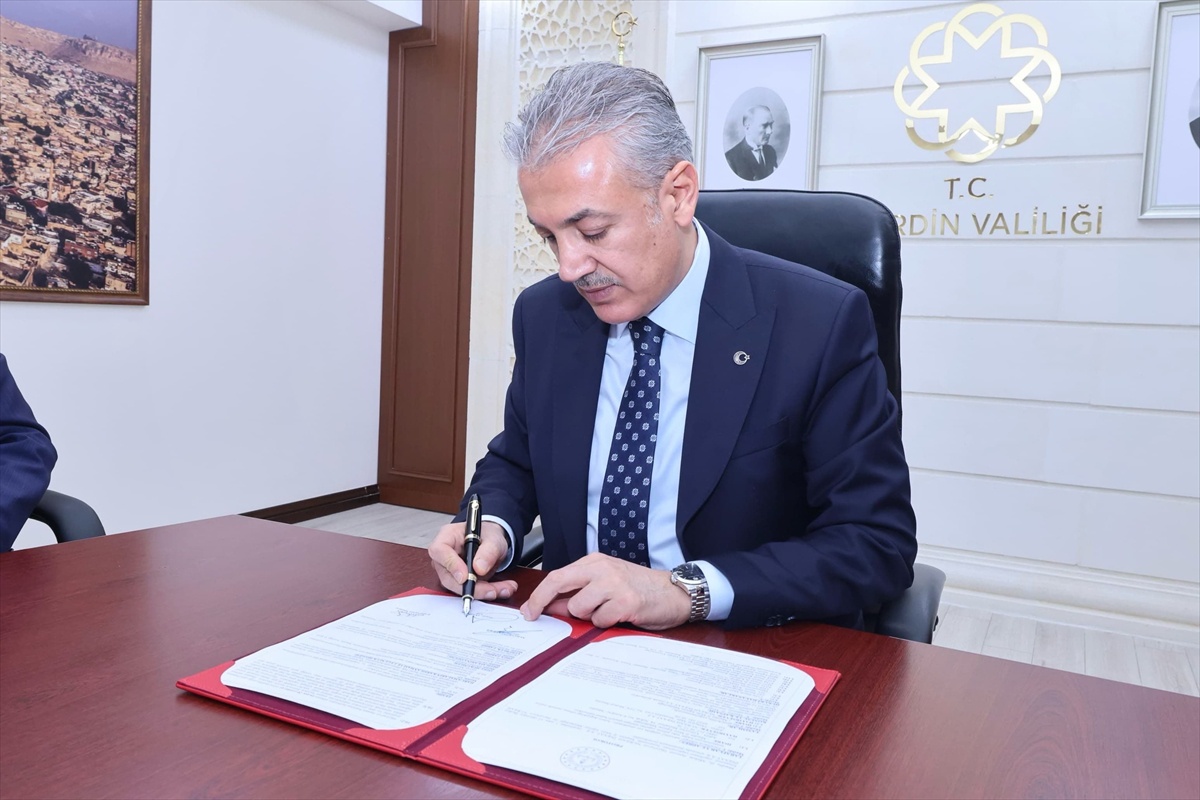 Midyat\'ta 12 derslikli okul için Valilikte protokol imzalandı