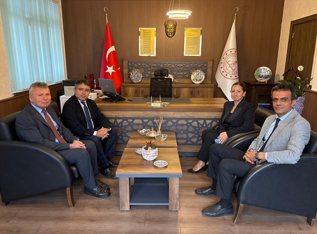 Marmaris Kaymakamı Kaya, eğitimde yeni dönem hazırlıklarını görüştü