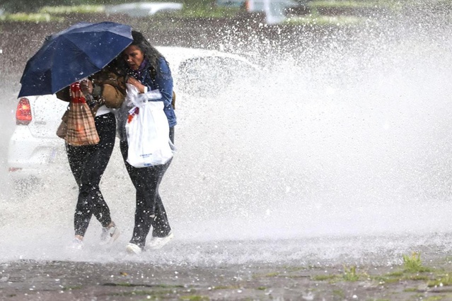 Meteoroloji'den 12 ile sarı kodlu uyarı! Sel, su baskını, yıldırım tehlikesi hepsi birden gelecek