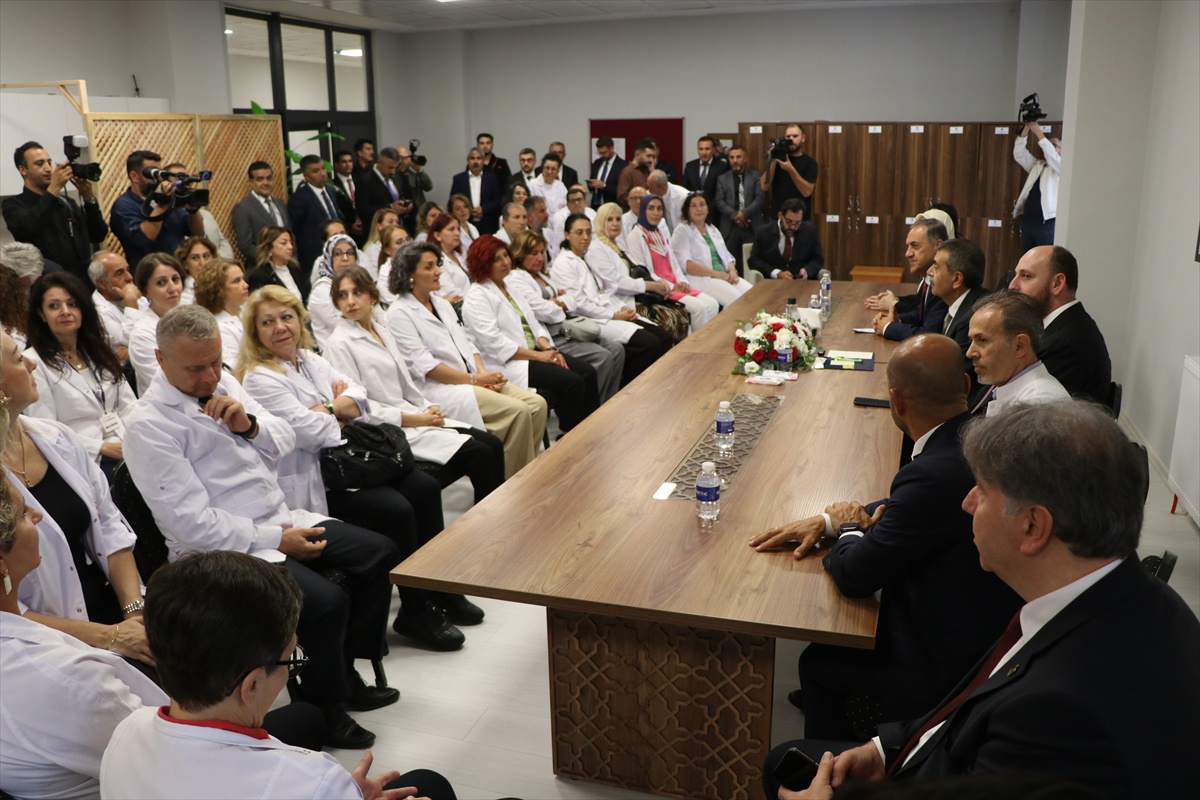 Tekin Yalova\'da eğitimde 70-80 kişilik sınıfları eleştirdi