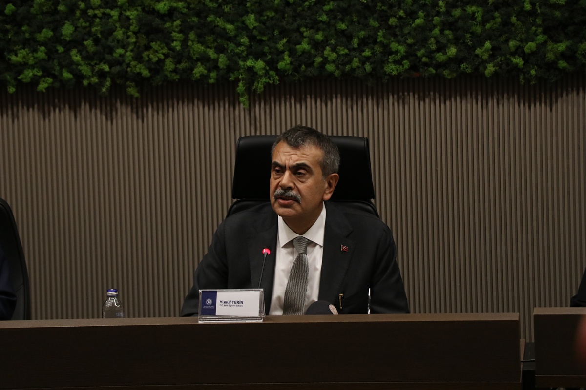 Milli Eğitim Bakanı Tekin, Yalova\'da Mesleki Eğitim ve Sanayi Buluşması\'nda konuştu: