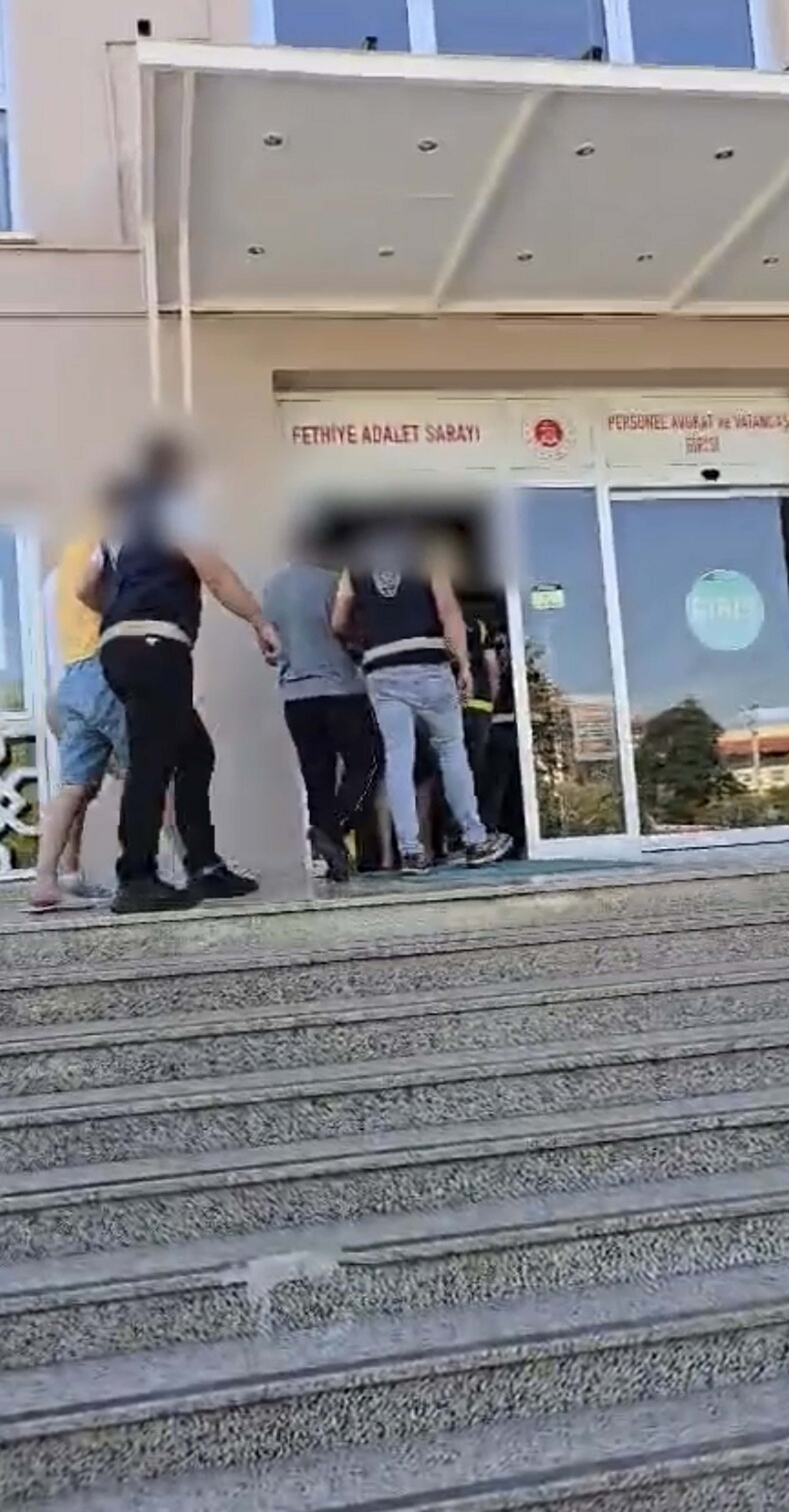 Muğla Fethiye merkezli 3 ilde fuhuş operasyonunda 7 şüpheli tutuklandı, 15 kadın kurtarıldı