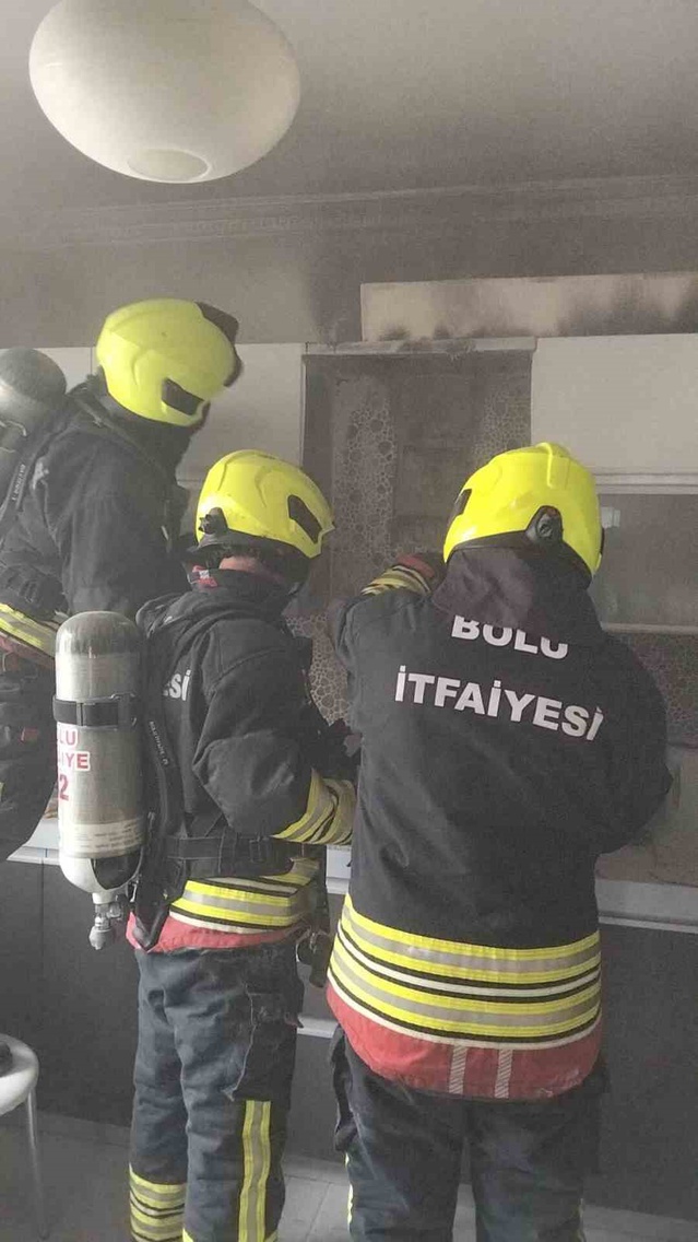 Bolu'da mutfakta alev alan aspiratör itfaiye tarafından söndürüldü