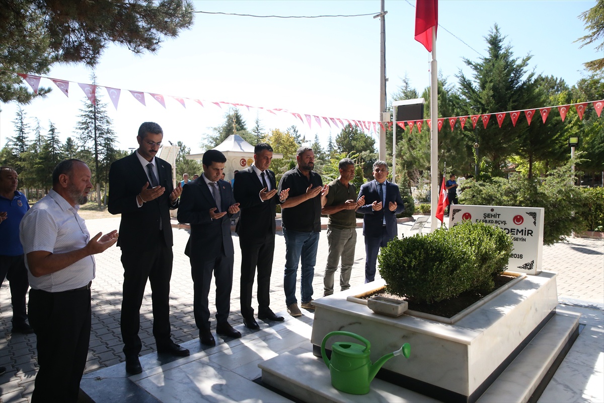 Niğde Cumhuriyet Başsavcısı Tuncay, şehit Halisdemir\'in kabrini ziyaret etti
