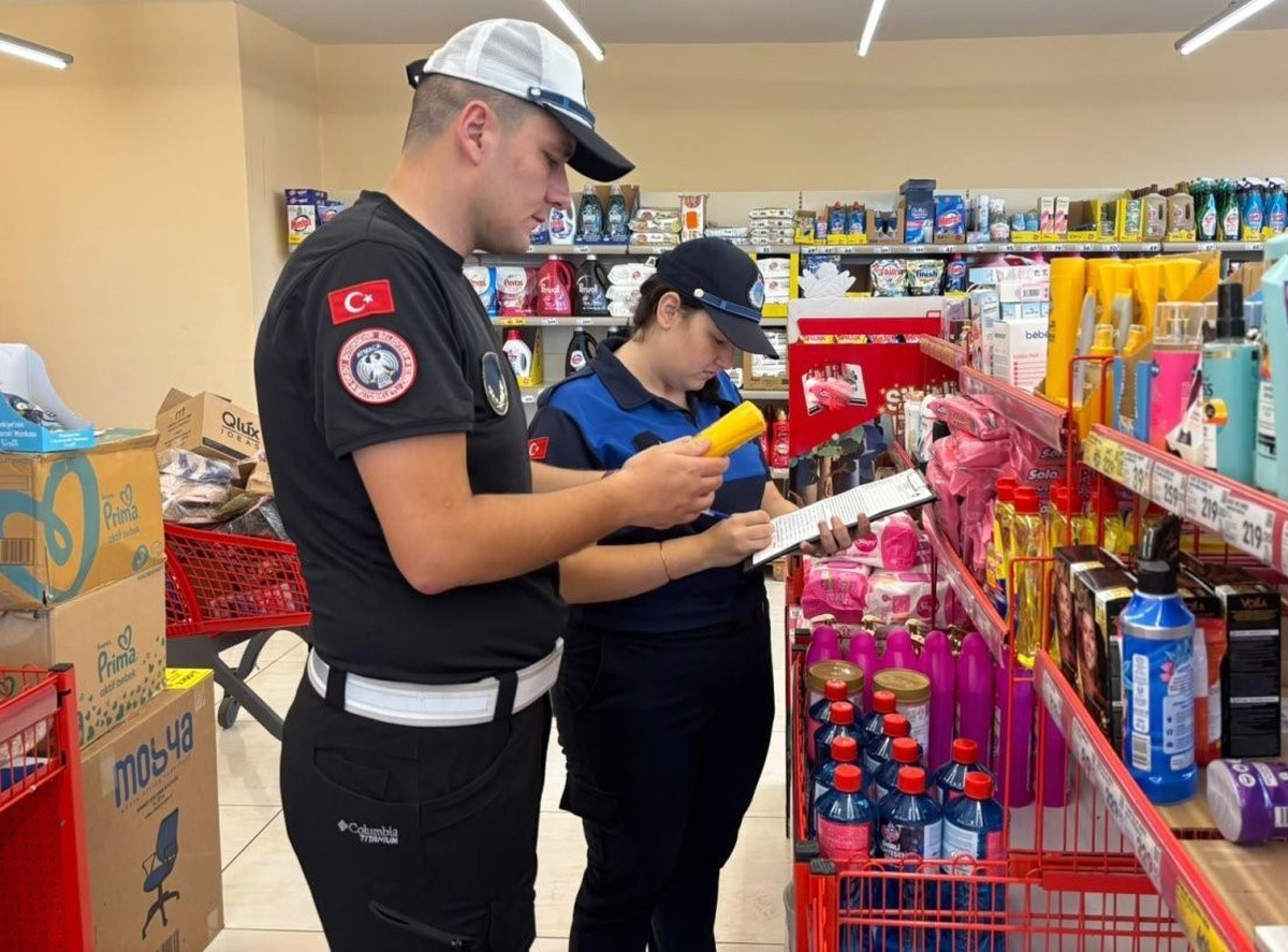 Ordu\'da 19 ilçede market denetiminde tarihi geçmiş ürünler satıştan men edildi