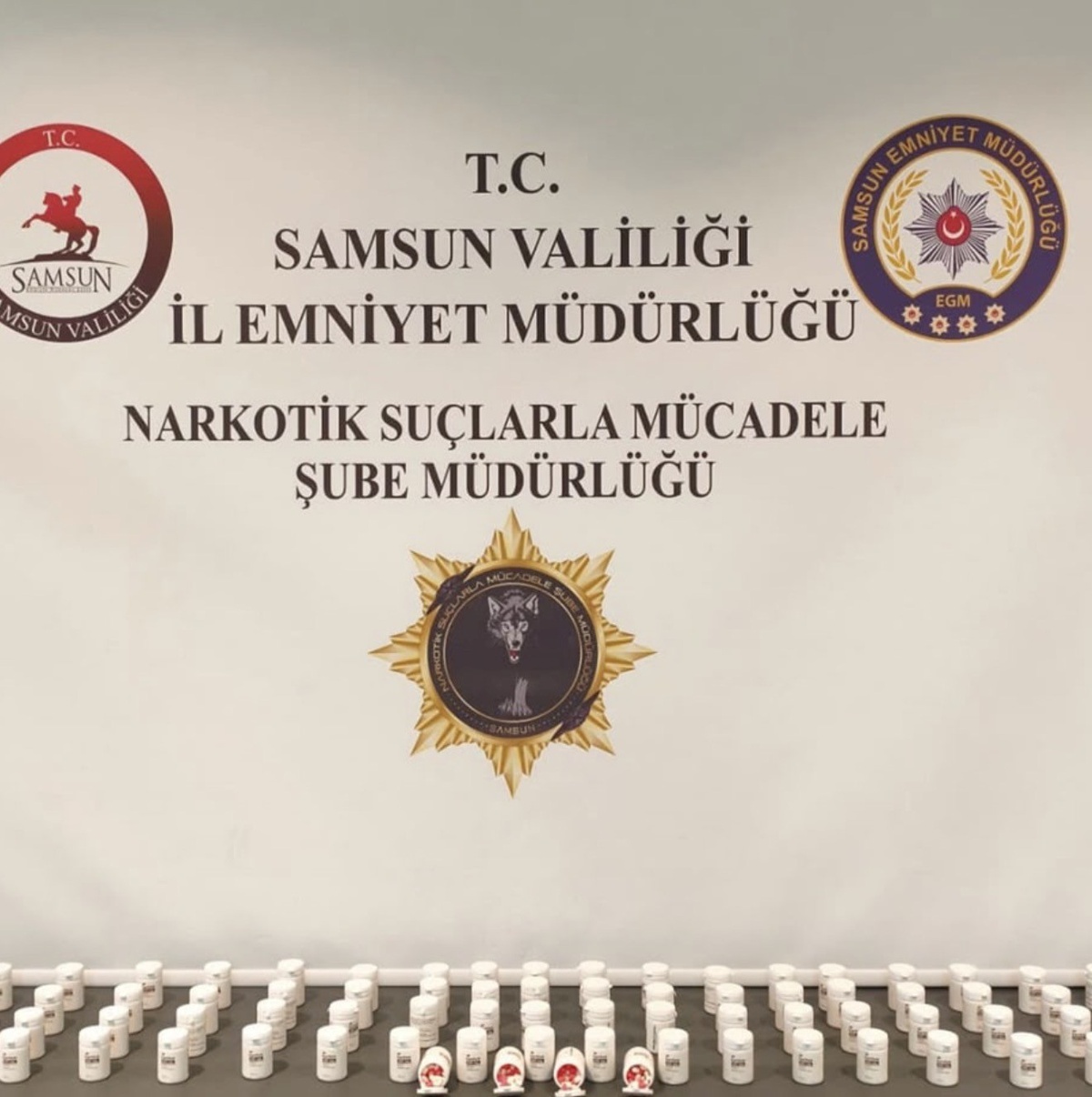 Samsun İlkadım\'da 7 şüpheliye uyuşturucu operasyonu, 8 bin sentetik ecza ele geçirildi