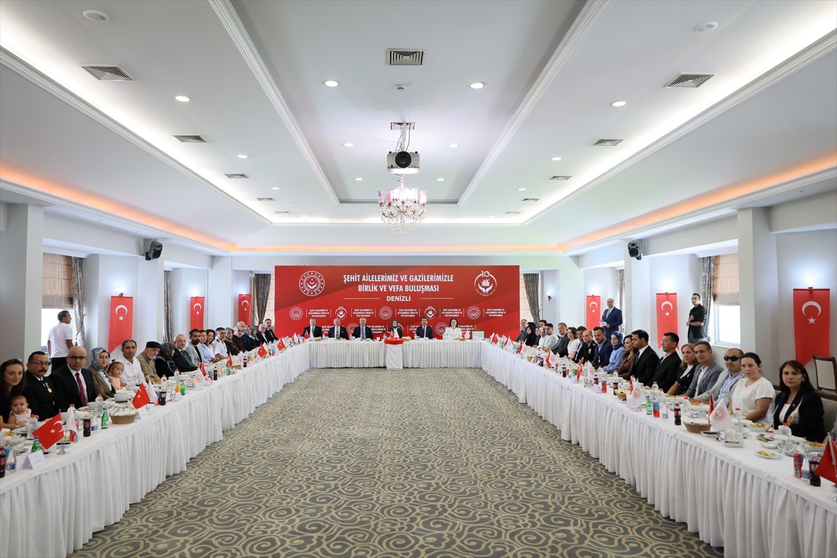 "Şehit Ailelerimiz ve Gazilerimizle Birlik ve Vefa Buluşması"nın 27\'ncisi Denizli\'de yapıldı