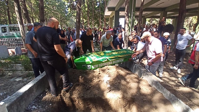 Silivri açıklarında batan geminin kaptanı Kayhan, İskenderun'da toprağa verildi