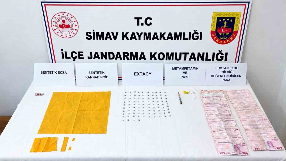 Simav'da uyuşturucu operasyonunda 90 bin 340 TL nakit ele geçirildi
