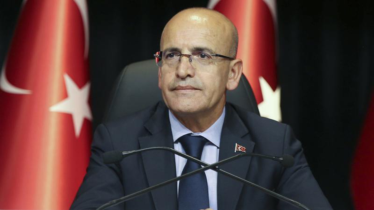 Şimşek, 2027\'de memur ve emekli maaşlarının en az enflasyon kadar artırılacağını açıkladı