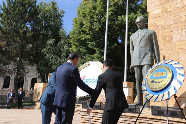 Sivas'ta 39. Ahilik Kültürü Haftası çelenk töreniyle başladı