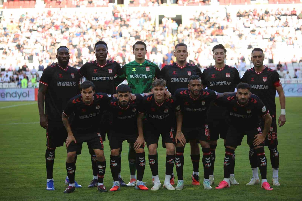 Sivasspor\'da 4 futbolcunun sakatlık raporu açıklandı, tedaviye başlandı
