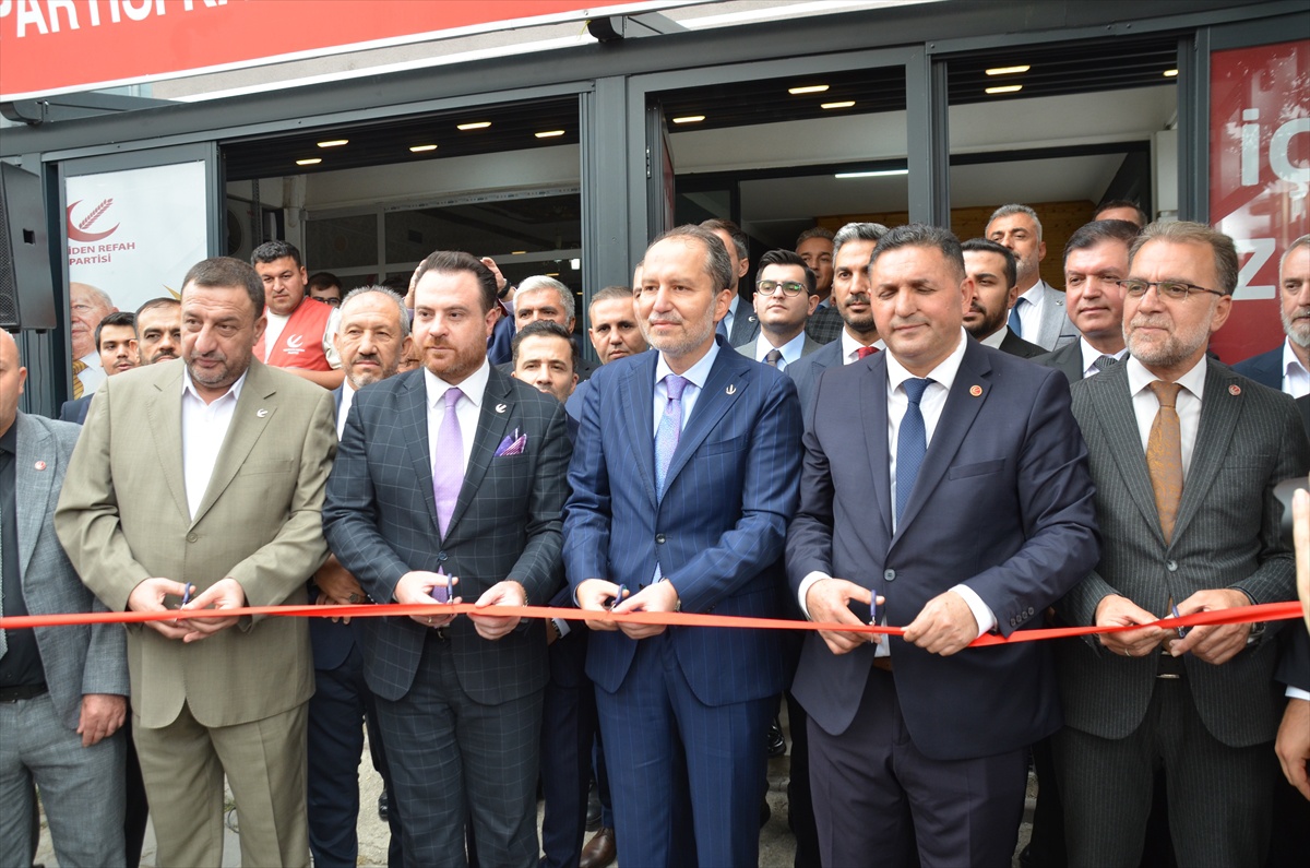 Yeniden Refah Partisi Genel Başkanı Erbakan, Kahramankazan\'da ziyaretlerde bulundu