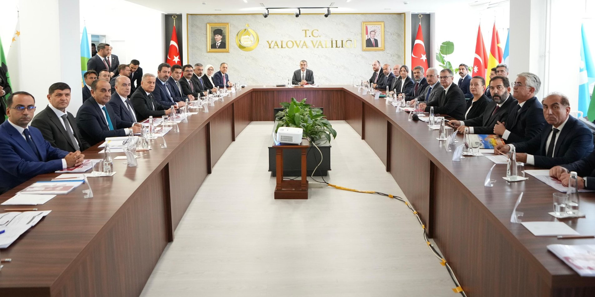 Yusuf Tekin Yalova\'da İl Eğitim Değerlendirme Toplantısı\'na katıldı