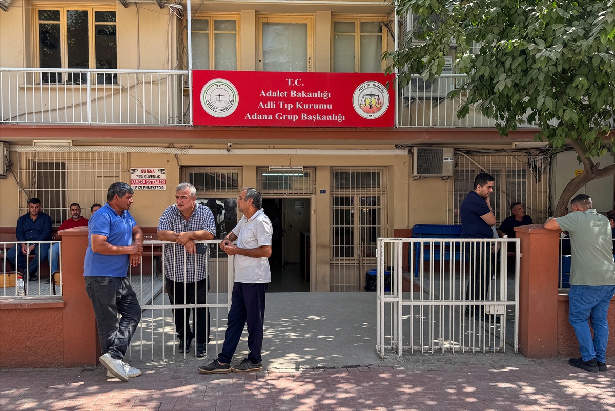 Adana\'da eski eşinin öldürdüğü kadının cenazesi defnedildi