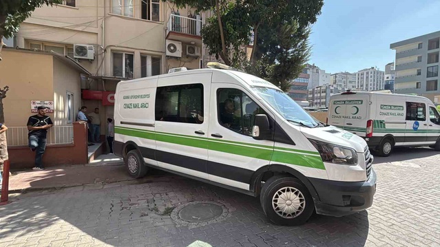 Ceyhan'da eski eşini ve oğlunu vuran adamın cenazesi adli tıptan alındı